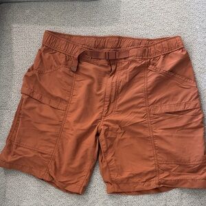 Uniqlo Men's Cargo Shorts in Rust Orange